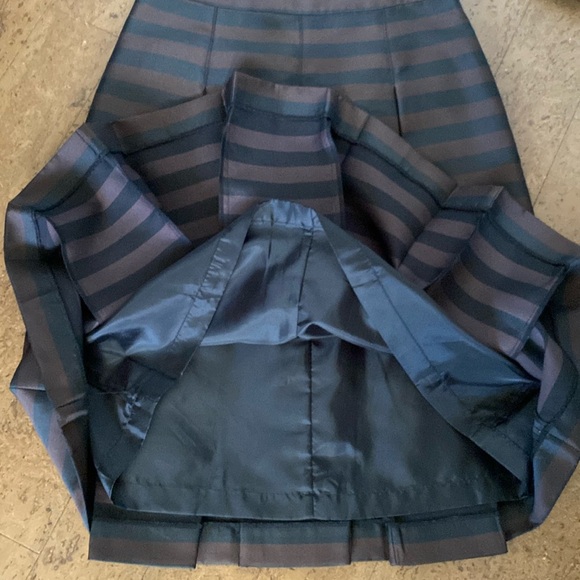 Halogen A-line, pleats, stripes, skirt, black/brown! Sheen! LIKE NEW! Size 6 - Picture 14 of 17
